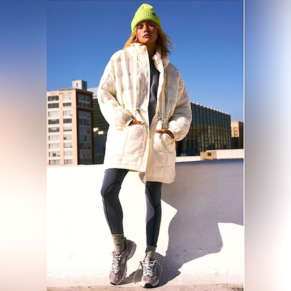 Free People Patricia Packable Poncho Puffer FP Movement NWT - Picture 14 of 14